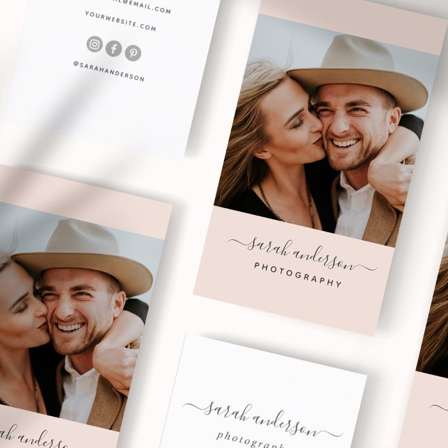 Script Modern Typografy Fotograf Blush Pink Visitenkarte (Von Creator hochgeladen)
