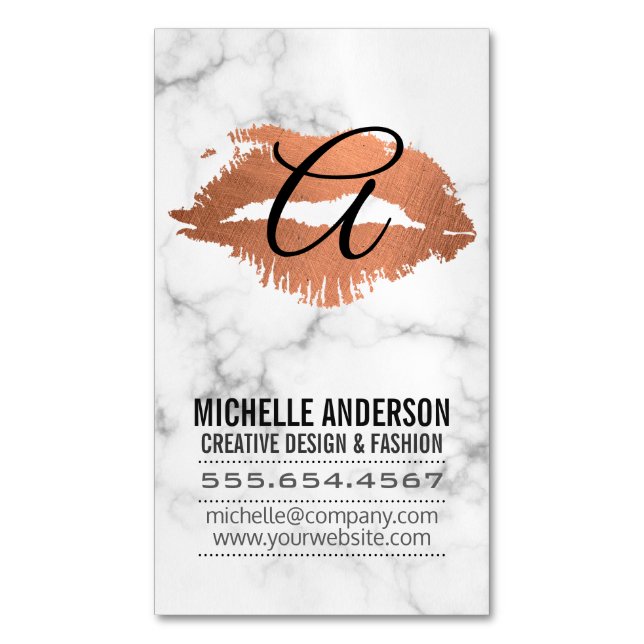 Script Monogram Kiss Stain Marble Magnetische Visitenkarte (Vorderseite Vertikal)