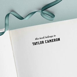 Script & Serif Varsity Style Dieses Buch gehört T0 Permastempel