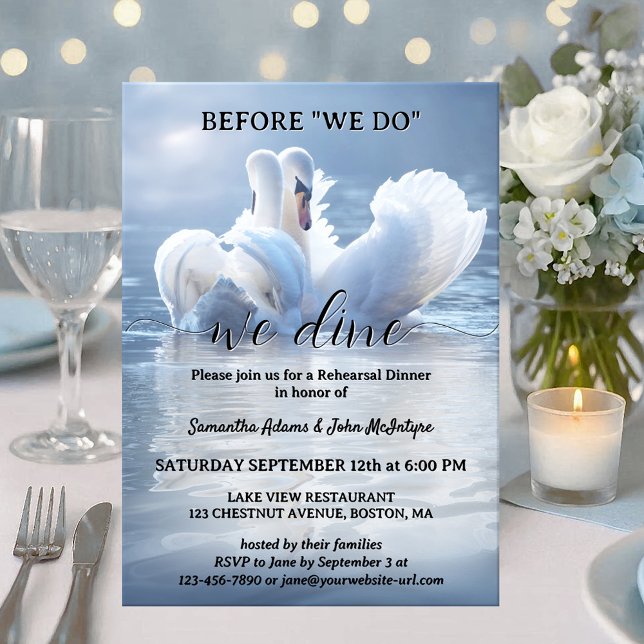 Script Swan Lake Wedding Rehearsal Dinner Einladung (Romantic Wedding Rehearsal Dinner invitation featuring two swans in love on a sunlit lake.)