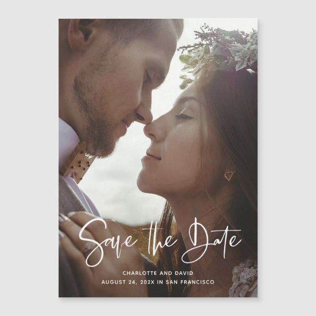 Scripted Elegance | Minimalistisches Foto Save the Magneteinladung (Vorderseite)