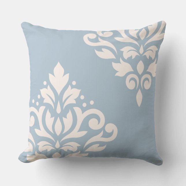 Scroll Damask Art I Creative on Light Blue Kissen (Vorderseite)
