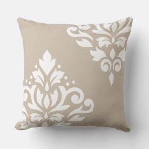 Scroll Damask Art I White on Light Taue Kissen