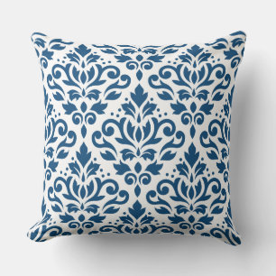 Scroll Damask Lg Ptn Dk Blue auf Weiß Kissen
