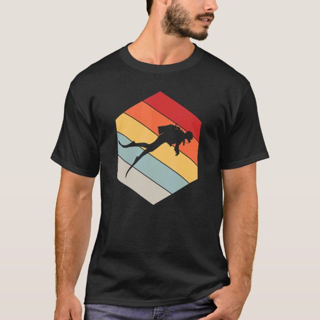 Scuba Divemaster Geometric Distressed Vinta T-Shirt (Vorderseite)
