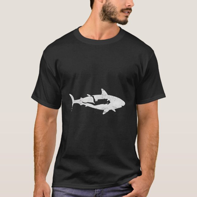 Scuba Diver mit Great White Shark T - Shirt Long S (Vorderseite)