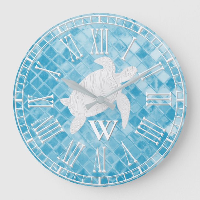 Sea Turtle Blue Sea Glass Monogram Große Wanduhr (Vorderseite)