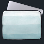 Seaglass Aqua Aqua Laptopschutzhülle<br><div class="desc">Wrap deinen Laptop mit unserem schicken Gradienten Aquarellschlauch in einem frischen Strandstil. Das Design zeichnet sich durch unvollkommene, handbemalte Farbblockstreifen in sanften Aquarellfarben aus, die von blass bis tief reichen und einen einzigartigen Farbenfarbenverlauf ermöglichen. Suchen Sie dieses Design für ein anderes Produkt, das Sie in meinem Shop nicht sehen? Kontaktieren...</div>