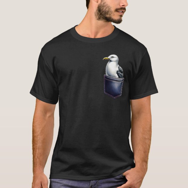 Seagull Bird im Hafen von Pocket Bird Lover T-Shirt (Vorderseite)