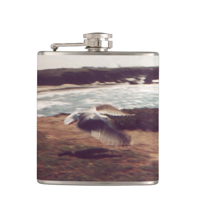 Seagull im Flug Vinyl Wrapped Flask Flachmann (Vorderseite)