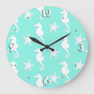 Seahorse & starfish - white on pale aqua große wanduhr