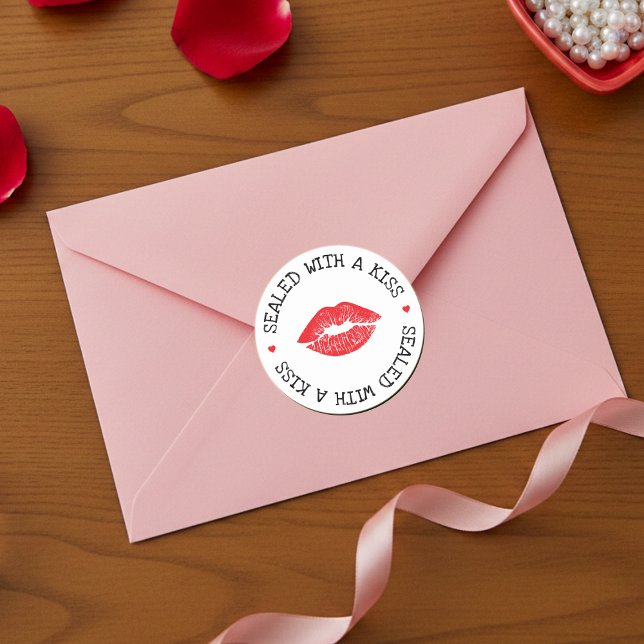 Sealed with a Kiss White & Red Lip Valentine's Day Runder Aufkleber (Sealed with a Kiss White & Red Lip Valentine's Day Classic Round Sticker
)