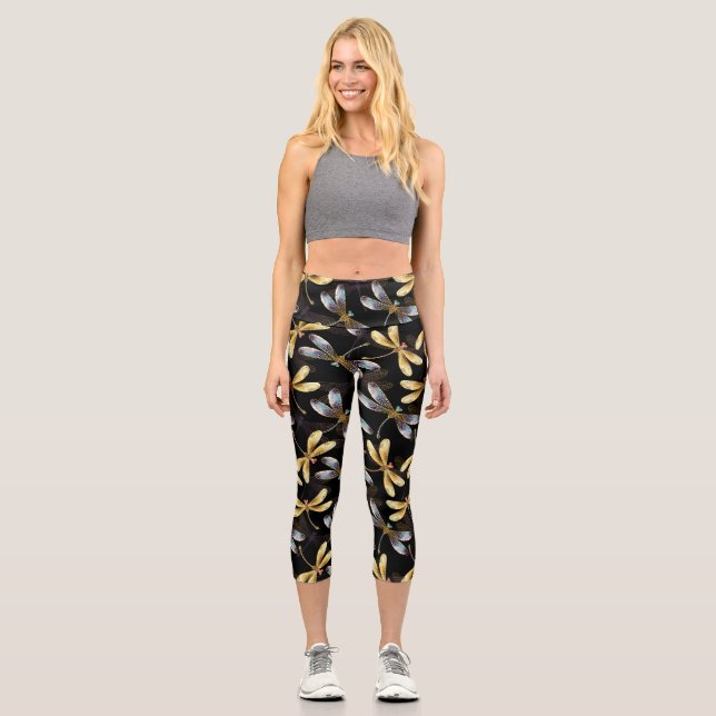 Seamless Pattern with Golden Dragonflies Capri Leggings (Vorderseite)