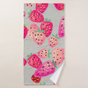 Seamless pattern with ripe strawberry. Hand drawn  Badehandtuch