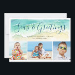 Seas & Greetings Beach Foto Urlaubskarte Einladung<br><div class="desc">Senden Sie die Grüße der warmen Jahreszeit mit dieser Weihnachtskarte zum Thema Strand. Die Küstenurlaub-Fotokarten verfügen über eine Meeresfarbenwelle an einem Sandstrand. Hübsches Skript liest "Seas & Greetings" in blau-grün kalligraphischen Schriftzeichen. Drei Foto befinden sich unterhalb der bemalten Welle. Fügen Sie zum Personalisieren Ihre Namen und drei Lieblings-Fotos hinzu.</div>