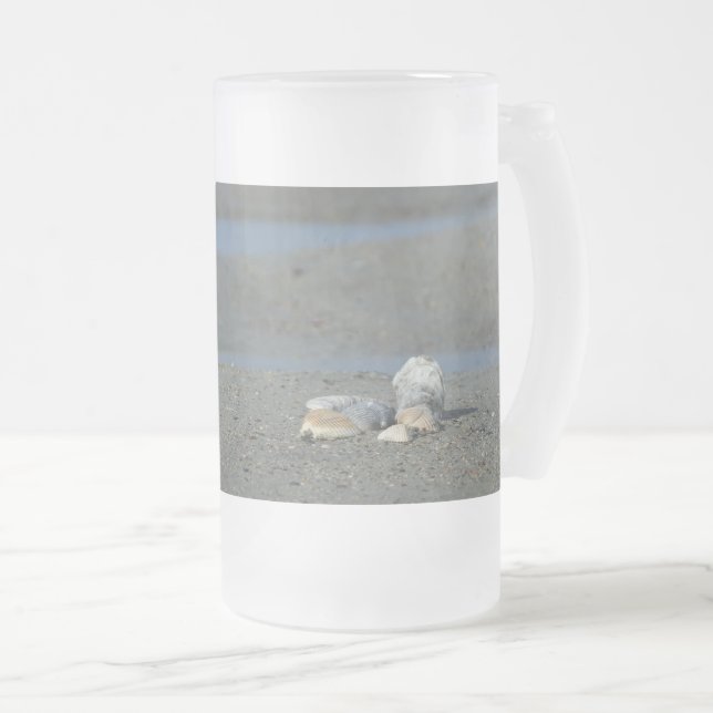 Seashell Pile Mattiert Glass Beer Tasse (VorderseiteRechts)