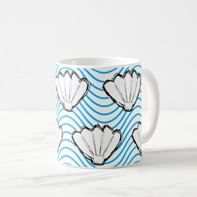 Seashell Sketch weiß und blau Wellenmuster Kaffeetasse (VorderseiteRechts)