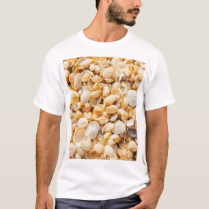 Seashell strukturierte Sommer Strand Hintergrund. T-Shirt