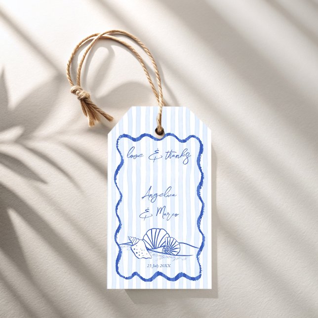 Seashells Hochzeitsstimmung am blauen Grenzstrand Geschenkanhänger (Seashells handrawn blue wavy border beach wedding favors personalized favor gift tags)