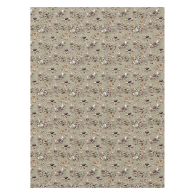 Seashells Nestled in Beach Sand Tischdecke (Vorderseite)