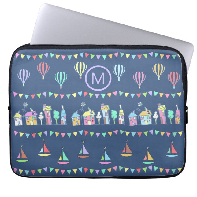 Seaside Town Sail Boats and Bunting Monogram Laptopschutzhülle (Vorderseite)