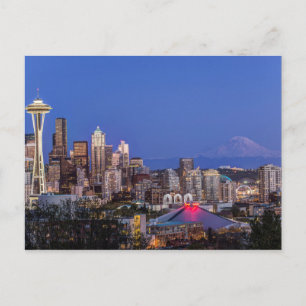 Seattle, Downtown und Mt. Rainier in der Dämmerung Postkarte
