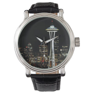 Seattle-Skyline nachts, mit Raum-Nadel Armbanduhr
