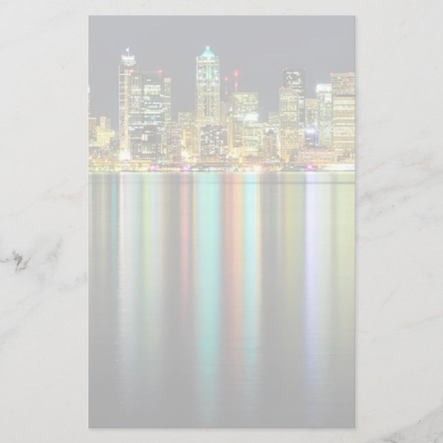 Seattle-Skyline nachts mit Reflexion Briefpapier (Vorderseite)