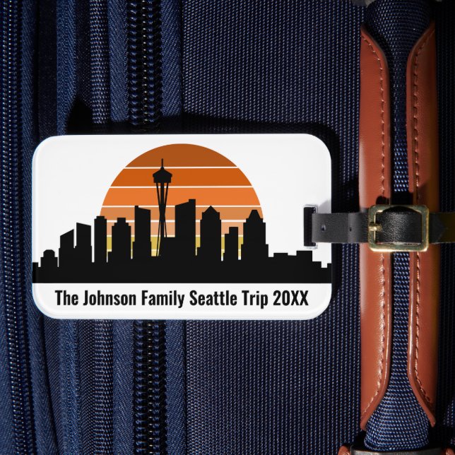 Seattle Skyline Sunset Custom Family Vacation Gepäckanhänger (Vorderseite Insitu 4)