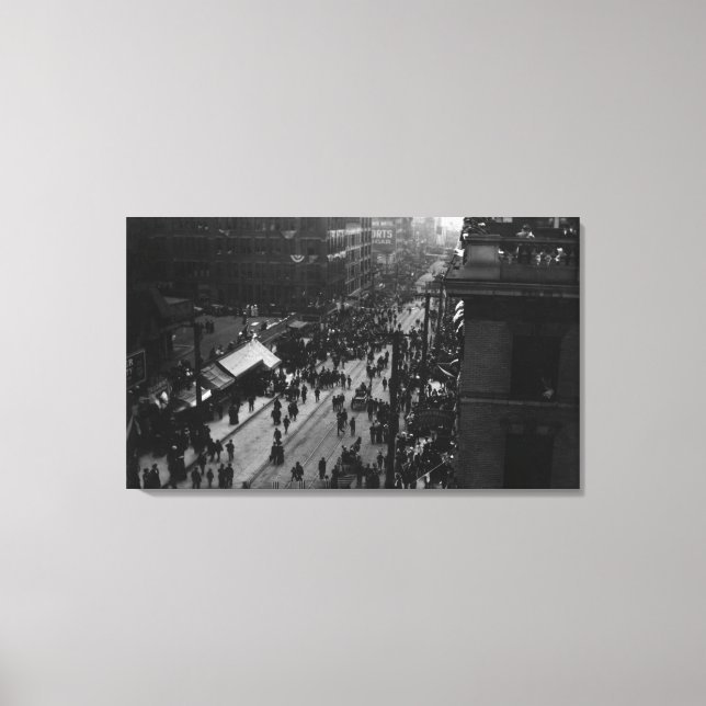 Seattle, WA Naval Parade on First and Spring Leinwanddruck (Vorderseite)