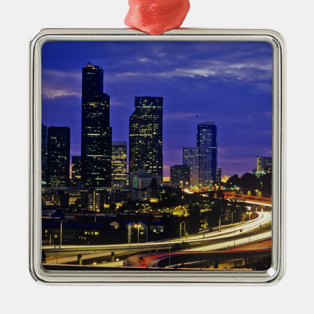 Seattle, Washington Skyline nachts Silbernes Ornament (Vorne)