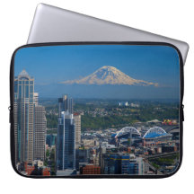 Seattle with Mount Rainier Fotografy Laptop Slee