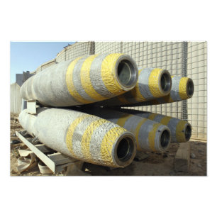 Sechs GBU-12-Bomben sitzen im Rack Fotodruck