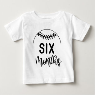 Sechs-Monate-Baseball-Baby-Meilenstein - Baby T-shirt