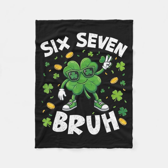 Sechs sieben Alter St. Patricks Day 67 Kleeblatt H Fleecedecke (Vorderseite)