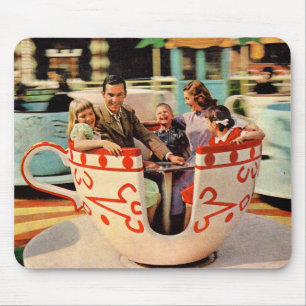 Sechzigerjahre Teacupfahrt am Vergnügungspark Mousepad