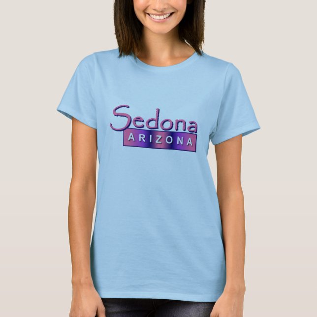 Sedona Arizona im pinkfarbenen T - Shirt (Vorderseite)