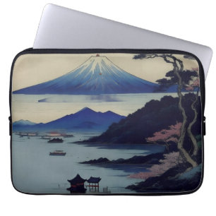 See, Kiefer und Berg - Japan Laptopschutzhülle