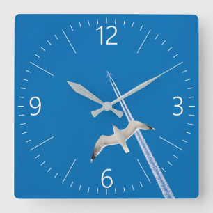 Seegrund und quadratische wanduhr