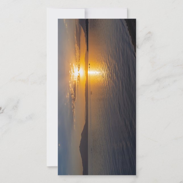 Seekapala und Berge am Horizont bei Sonnenuntergan (Vorderseite)