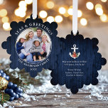 Sees und Grüße Anker Blue Wood Print Ornament Karte<br><div class="desc">Moderne Meere und Grüße Weihnachts Weihnachtsfeiertag Foto Ornament Card - Navy Blue Blue Wood Print. Ankern Sie mit Aquarellblume mit roten Poinsettien,  Kiefernzapfen und anderen schönen Winterpflanzen. Dies ist eine Grußkarte,  die auch ein Ornament ist.</div>