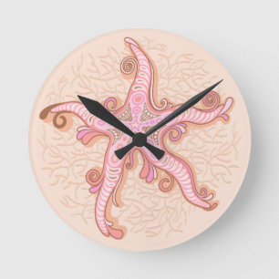 Seesterne und Korallen Rosa Pastellmuster Runde Wanduhr