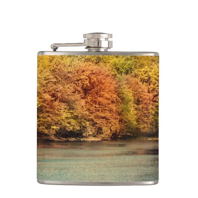 Seewald Bäume Wasser Monogram Whiskey Flask Flachmann (Vorderseite)