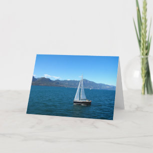 Segelboot auf dem Gardasee in Italien Feiertagskarte