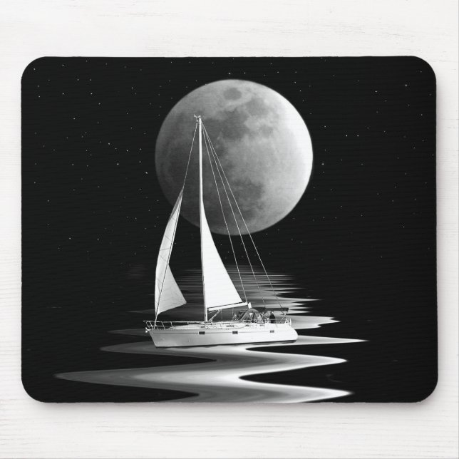 Segelboot auf dem Mondwasser Mousepad (Vorne)