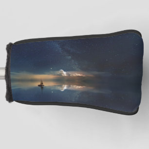 Segelboot auf dem Wasser mit Sternen im Himmel Put Golf Headcover