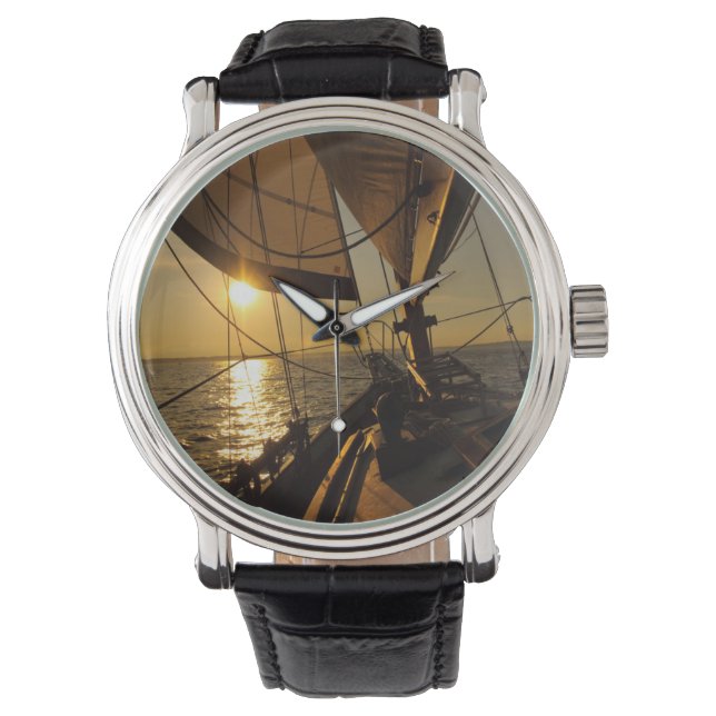 Segelboot-Deck, in die Sonne einsteigen Armbanduhr (Vorderseite)