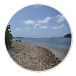 Segelboot in der Ferne bei St. Thomas Keramikknauf