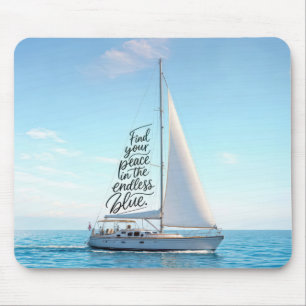 Segelboot mit einem inspirierenden Zitat Mousepad