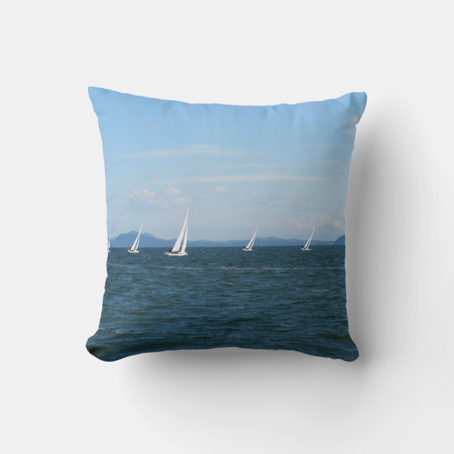 Segelboot-Rennen Kissen (Vorderseite)